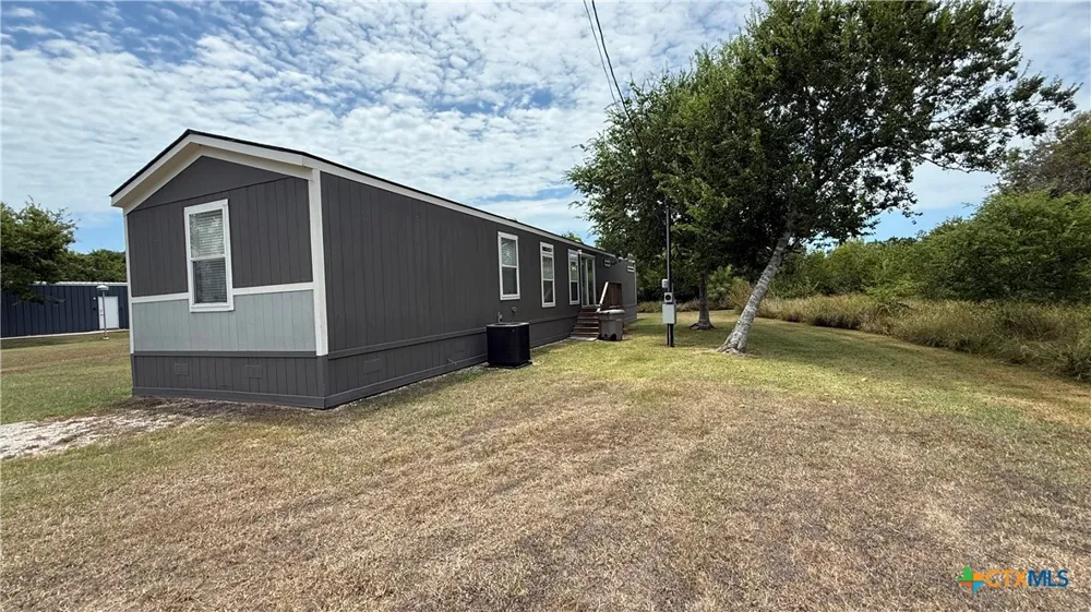 112 E Toledo Street Seadrift, TX 77983
