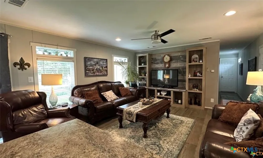 112 E Toledo Street Seadrift, TX 77983