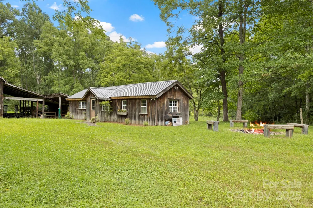 0 S Bobs Creek Road Zirconia, NC 28790