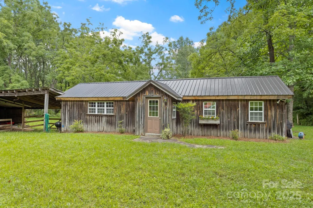 0 S Bobs Creek Road Zirconia, NC 28790