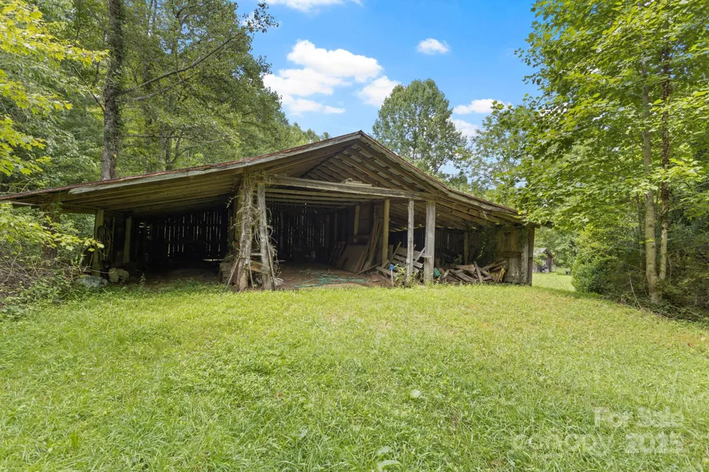 0 S Bobs Creek Road Zirconia, NC 28790