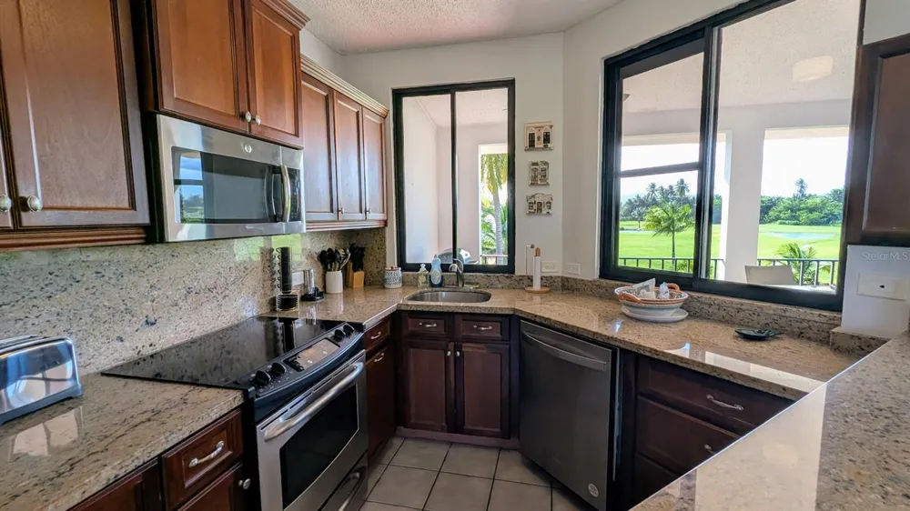 185 CANDELERO DRIVE #671 Humacao, PR 00791