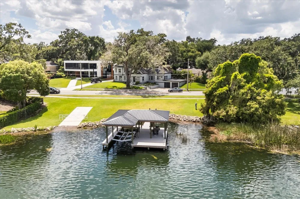808 EDGEWATER DRIVE Orlando, FL 32804
