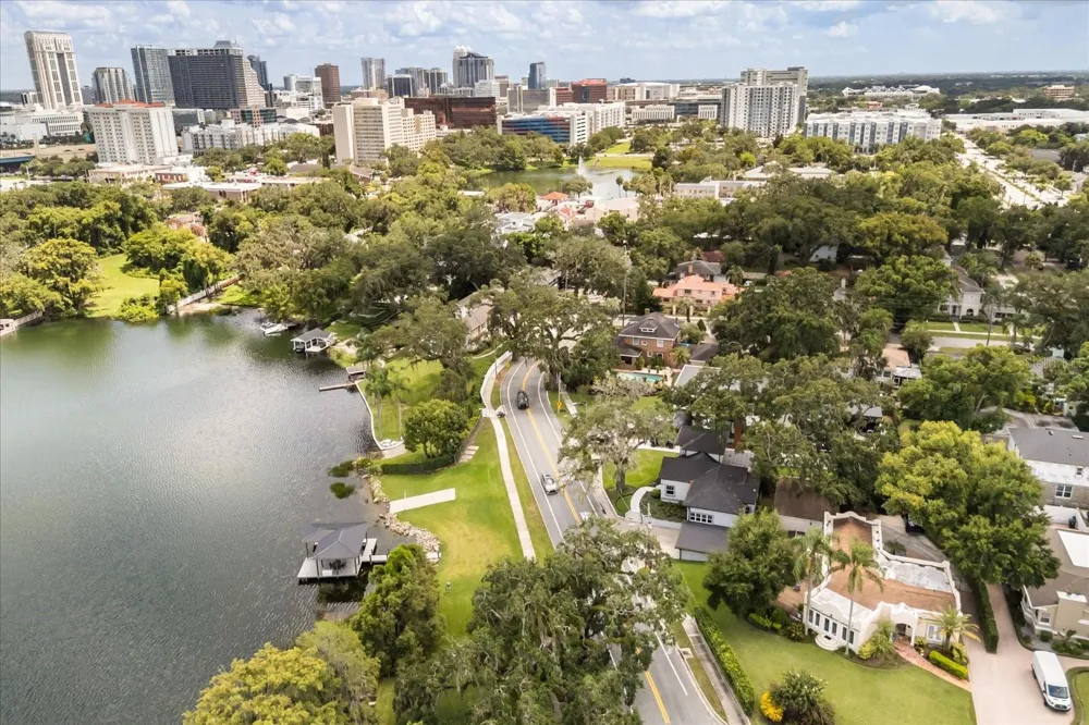 808 EDGEWATER DRIVE Orlando, FL 32804