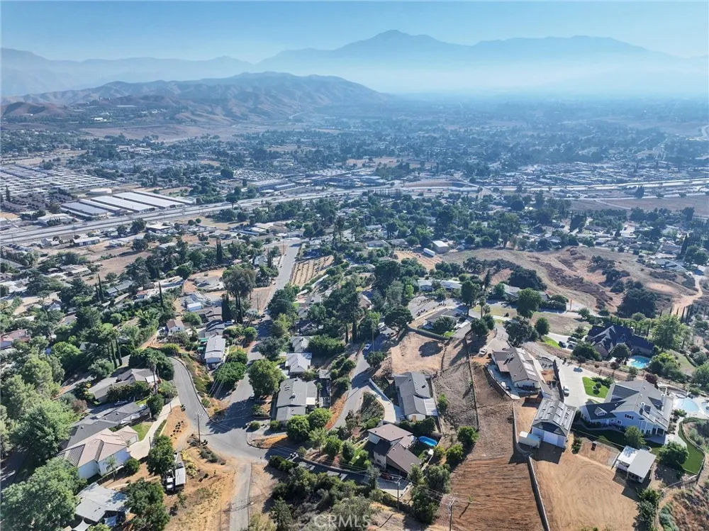 Highview Drive Redlands, CA 92373