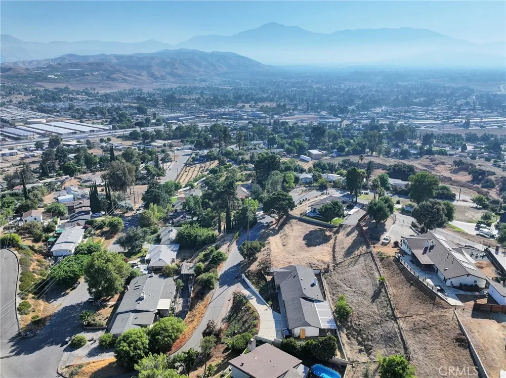Highview Drive Redlands, CA 92373