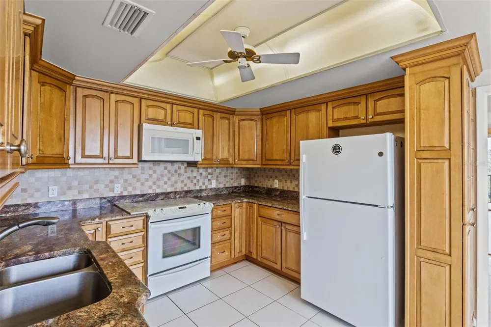 150 BELLEVIEW BOULEVARD #507 Belleair, FL 33756