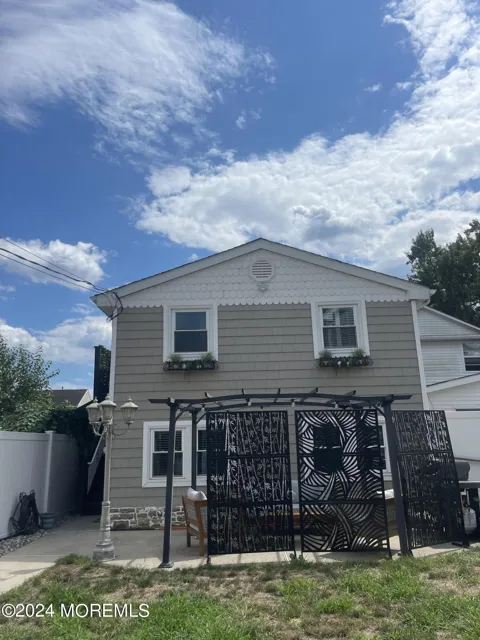 1407 River Road