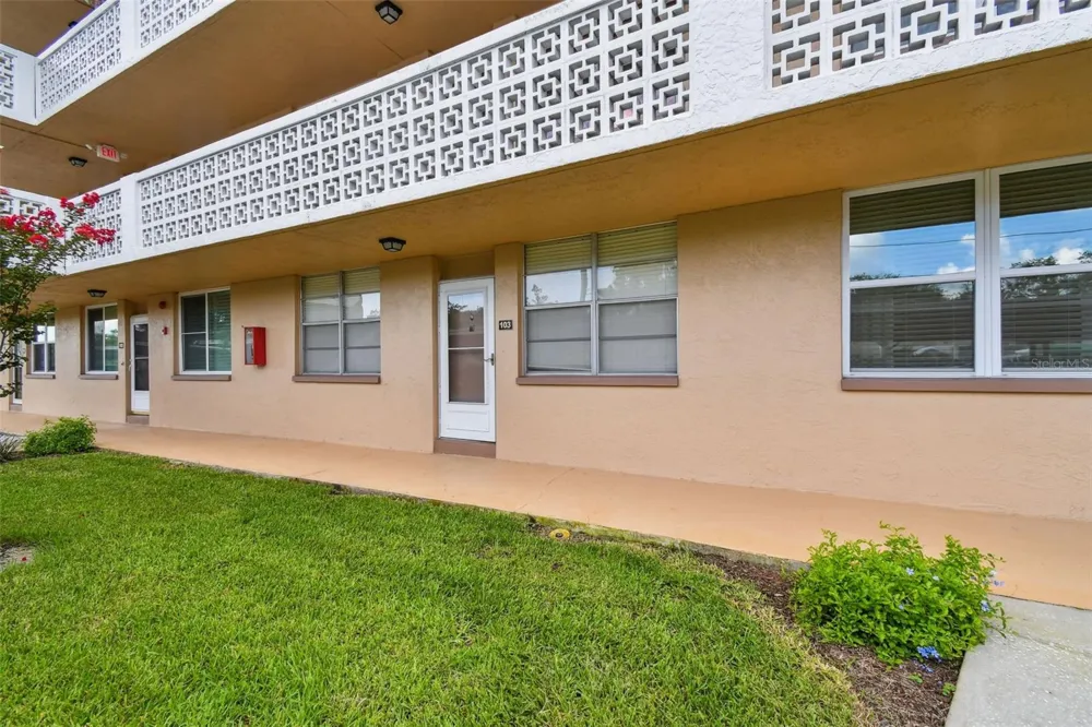 5095 BAY STREET NE #103 St Petersburg, FL 33703