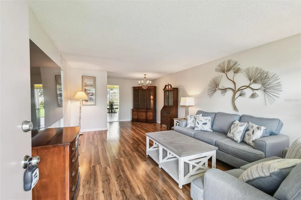5095 BAY STREET NE #103 St Petersburg, FL 33703