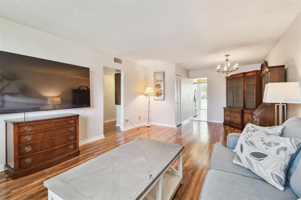 5095 BAY STREET NE #103 St Petersburg, FL 33703