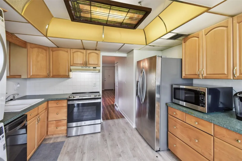 5095 BAY STREET NE #103 St Petersburg, FL 33703