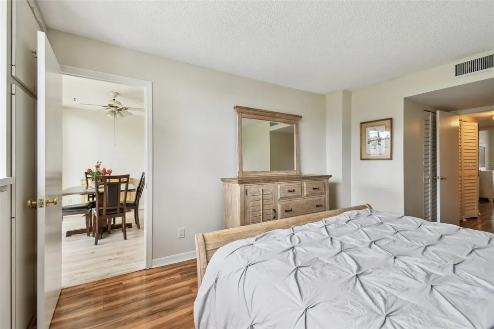 5095 BAY STREET NE #103 St Petersburg, FL 33703