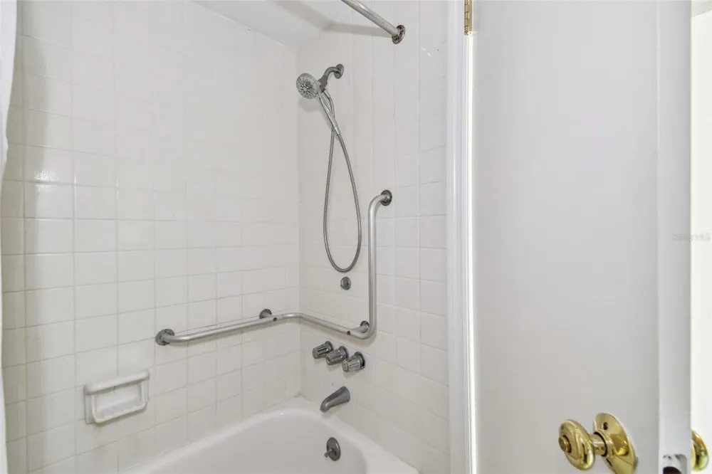 5095 BAY STREET NE #103 St Petersburg, FL 33703