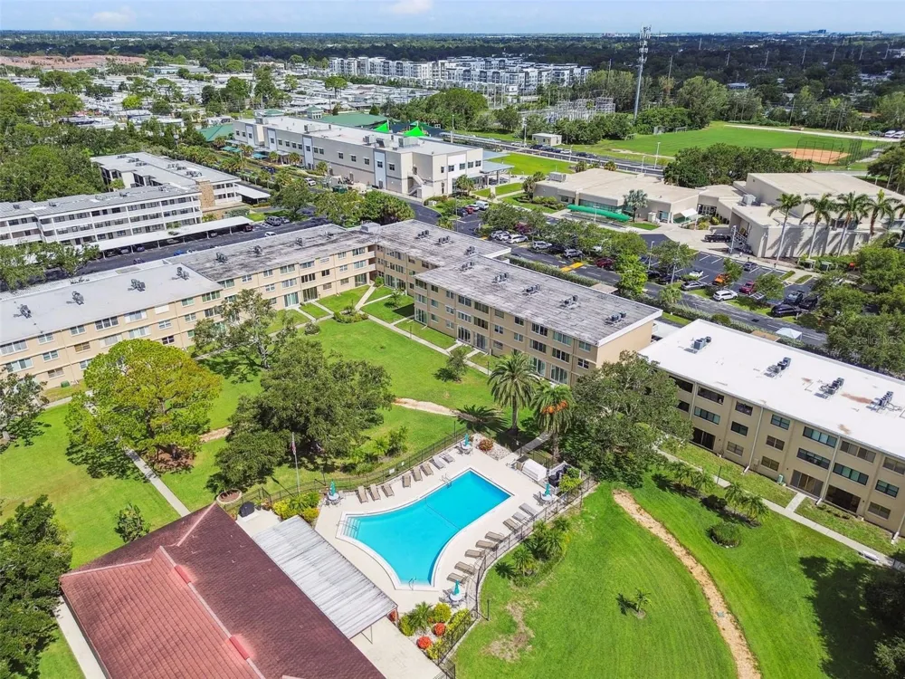 5095 BAY STREET NE #103 St Petersburg, FL 33703