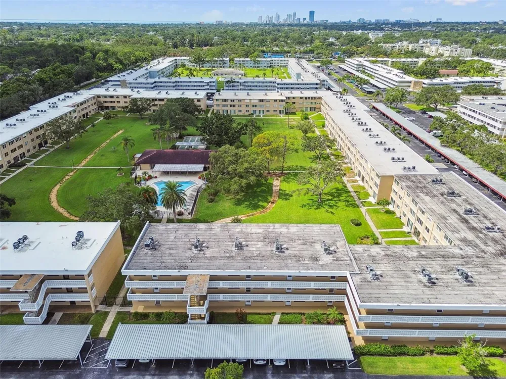 5095 BAY STREET NE #103 St Petersburg, FL 33703