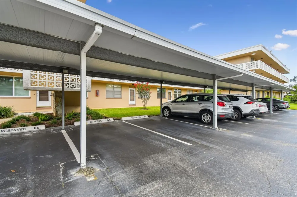 5095 BAY STREET NE #103 St Petersburg, FL 33703