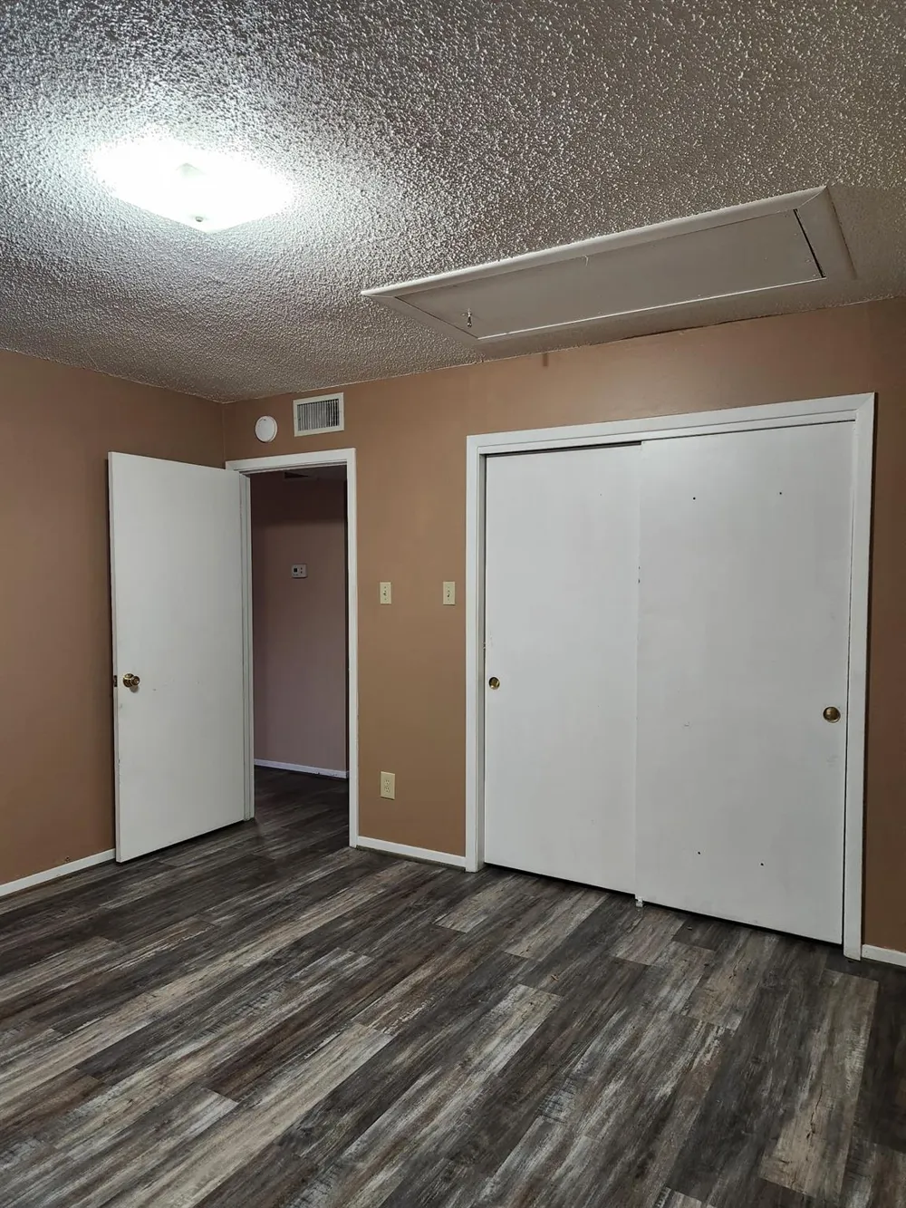 1252 Eagle Lake Road #8 Sealy, TX 77474