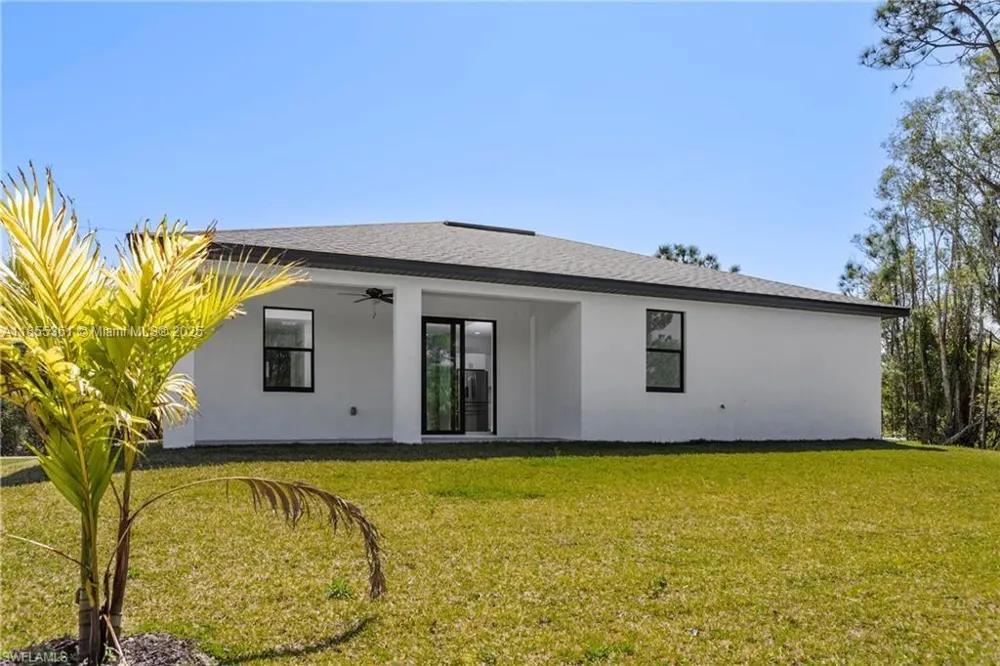 829 Gillian Ave Lehigh Acres, FL 33974