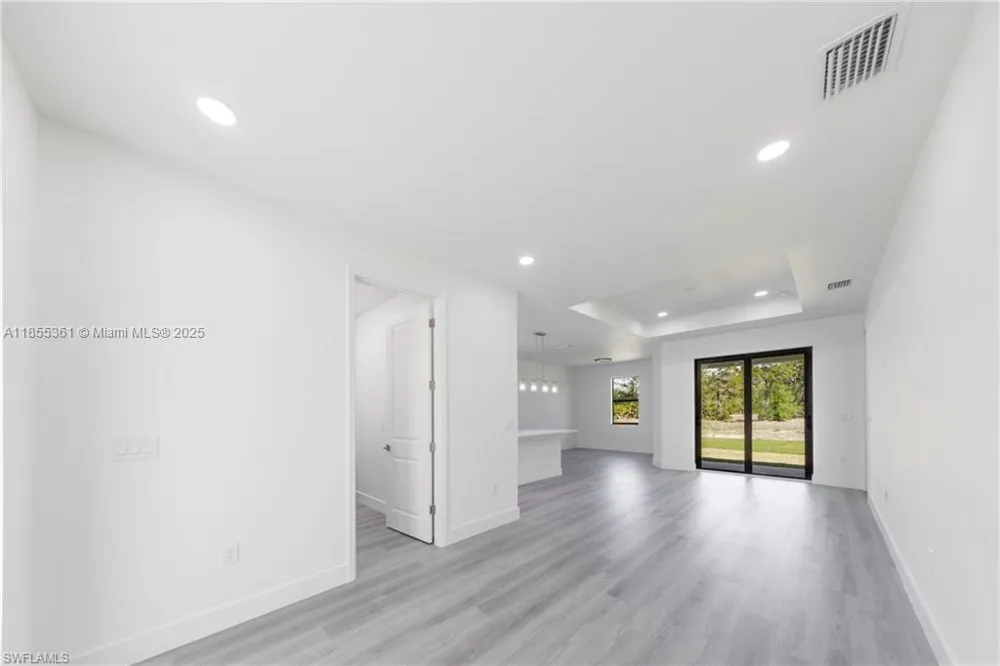 829 Gillian Ave Lehigh Acres, FL 33974