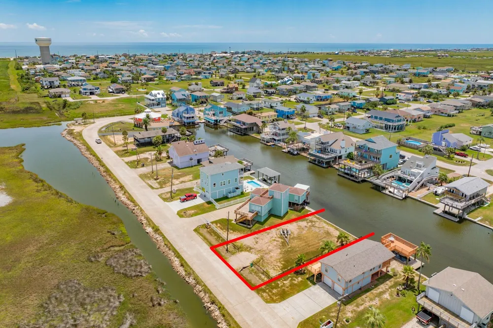 12 Jolly Roger Road Jamaica Beach, TX 77554