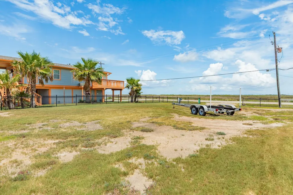 12 Jolly Roger Road Jamaica Beach, TX 77554
