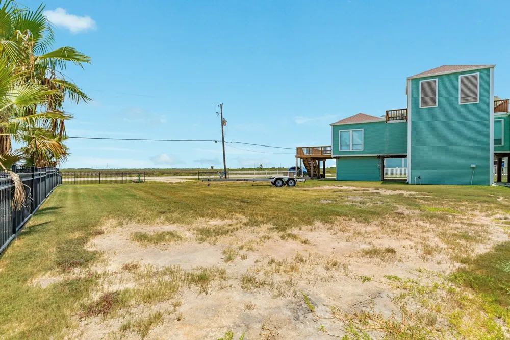 12 Jolly Roger Road Jamaica Beach, TX 77554