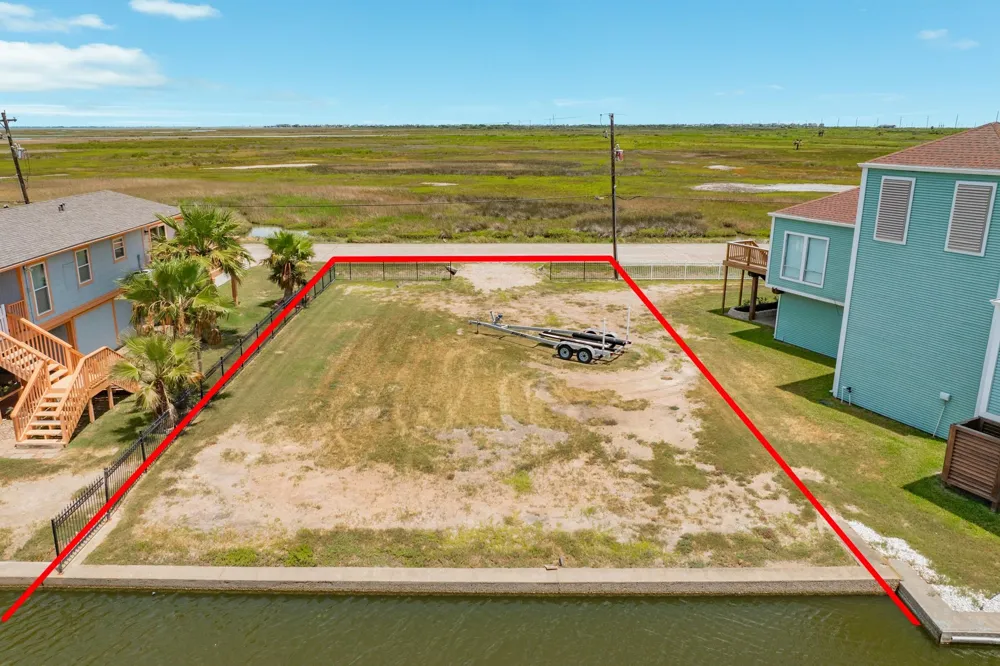 12 Jolly Roger Road Jamaica Beach, TX 77554