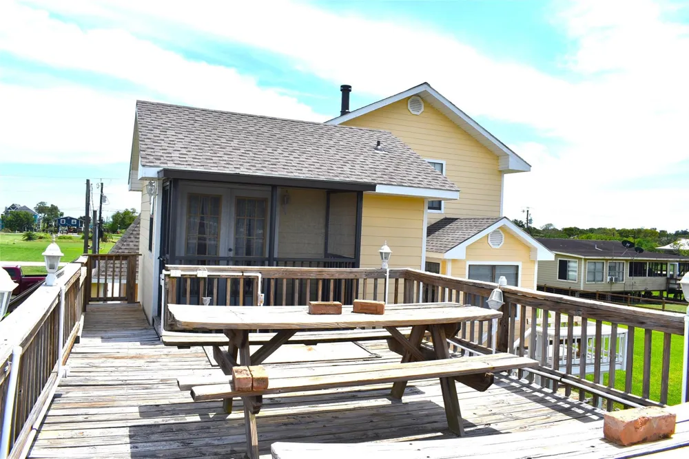 1657 County Road 291 Sargent, TX 77414