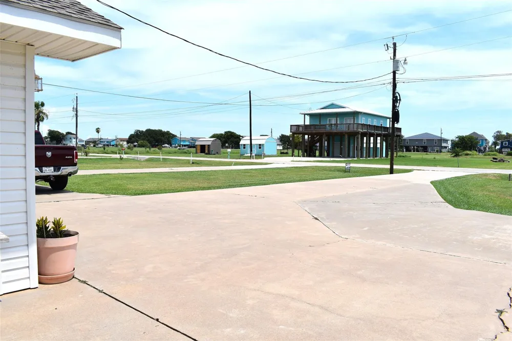 1657 County Road 291 Sargent, TX 77414