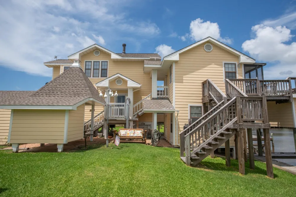 1657 County Road 291 Sargent, TX 77414