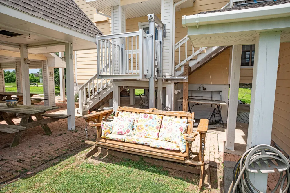 1657 County Road 291 Sargent, TX 77414