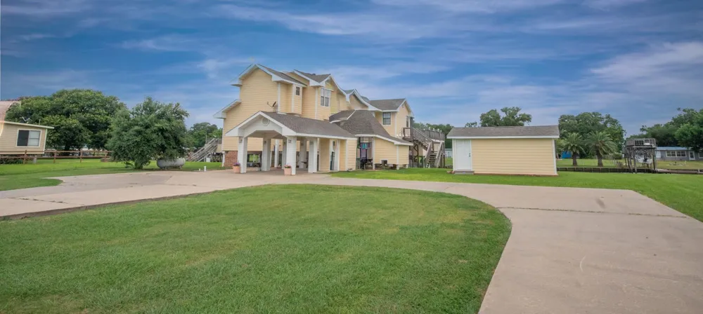 1657 County Road 291 Sargent, TX 77414
