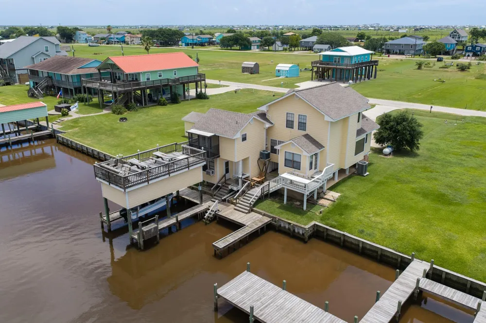 1657 County Road 291 Sargent, TX 77414