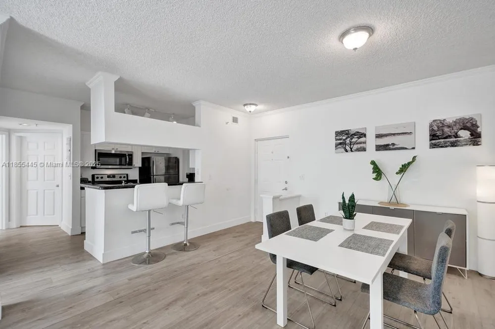 17100 Bay Rd #1511 Sunny Isles Beach, FL 33160