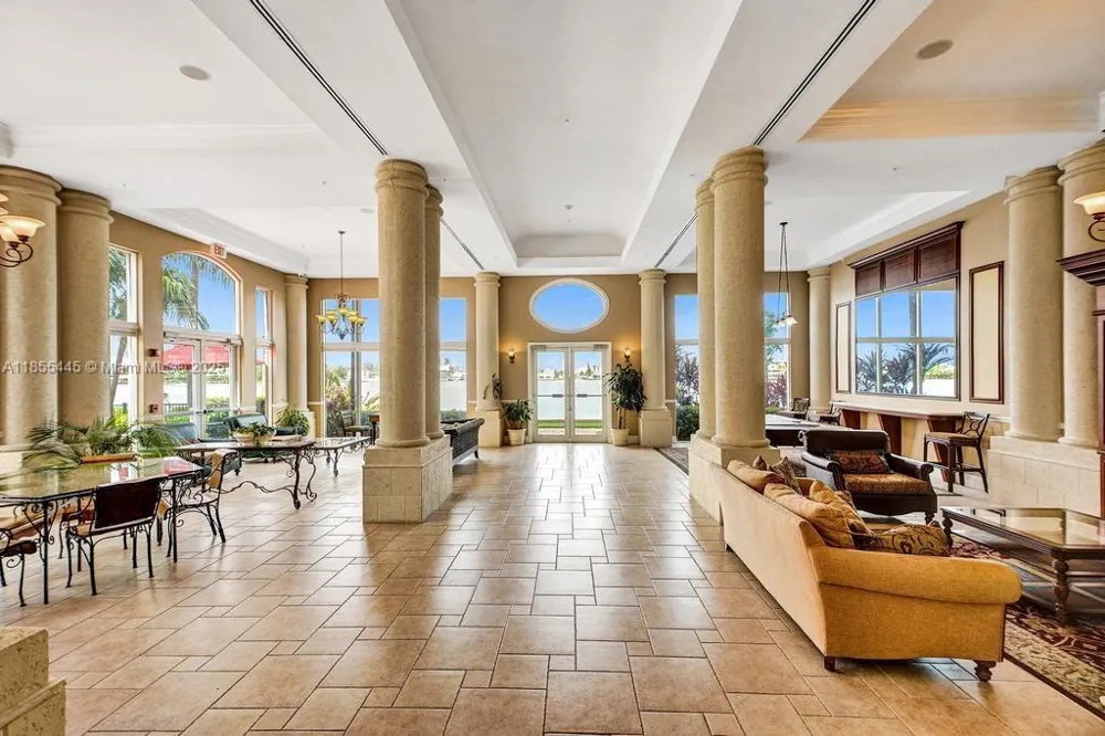 17100 Bay Rd #1511 Sunny Isles Beach, FL 33160