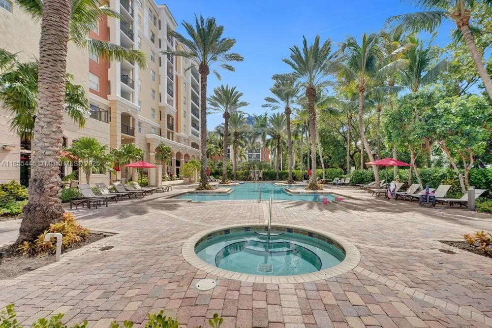 17100 Bay Rd #1511 Sunny Isles Beach, FL 33160