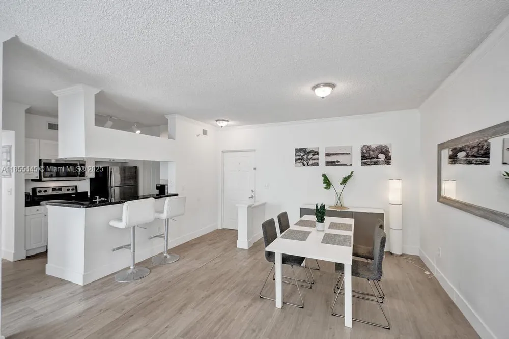 17100 Bay Rd #1511 Sunny Isles Beach, FL 33160
