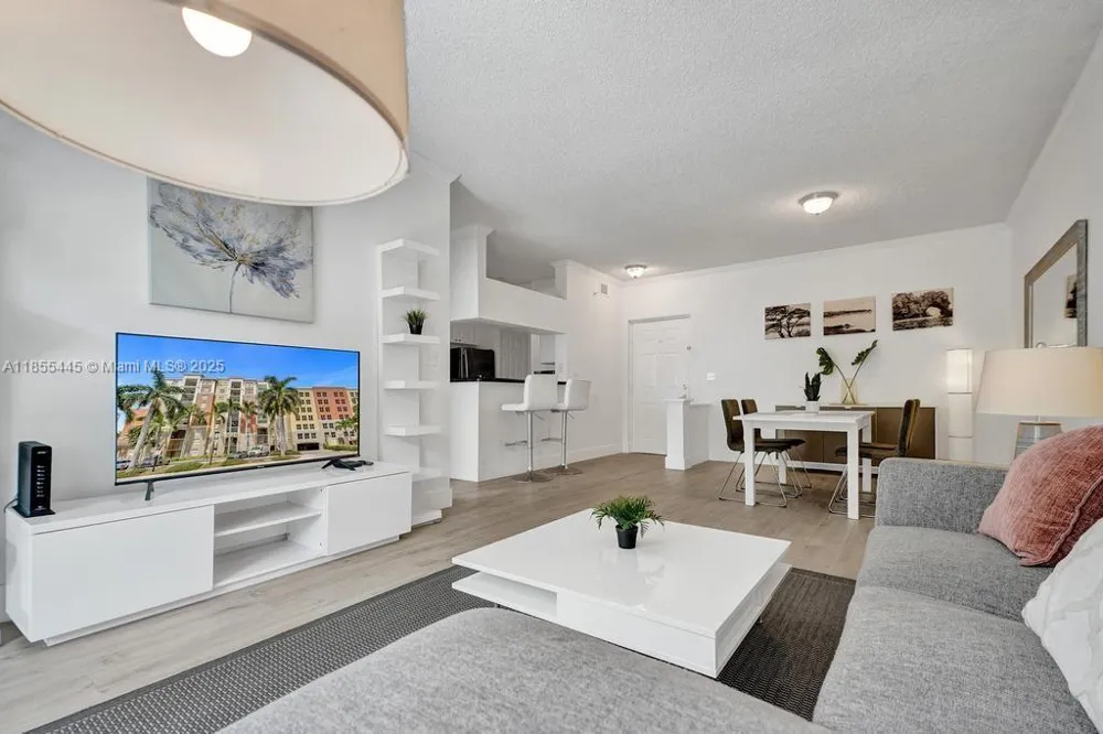 17100 Bay Rd #1511 Sunny Isles Beach, FL 33160