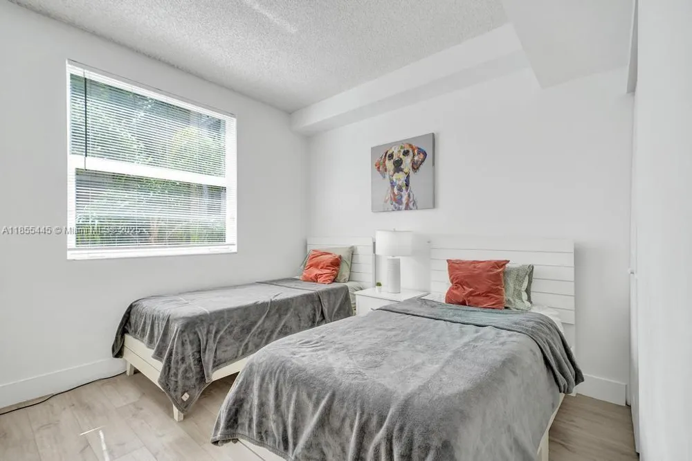 17100 Bay Rd #1511 Sunny Isles Beach, FL 33160