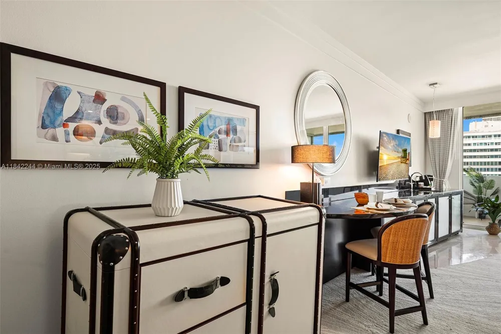 4391 Collins Ave #802 Miami Beach, FL 33140