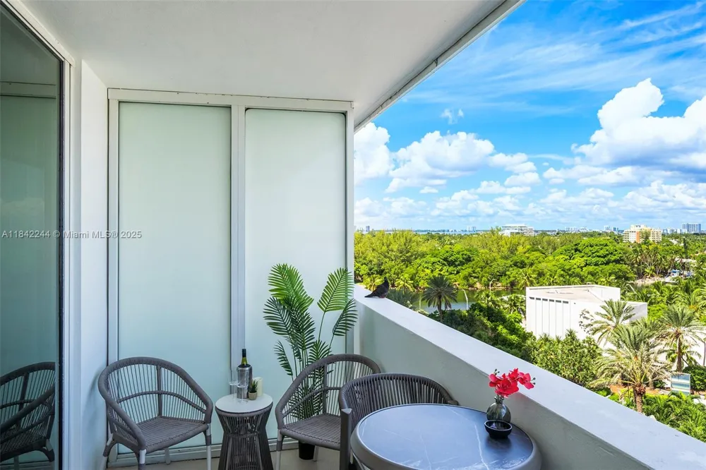 4391 Collins Ave #802 Miami Beach, FL 33140