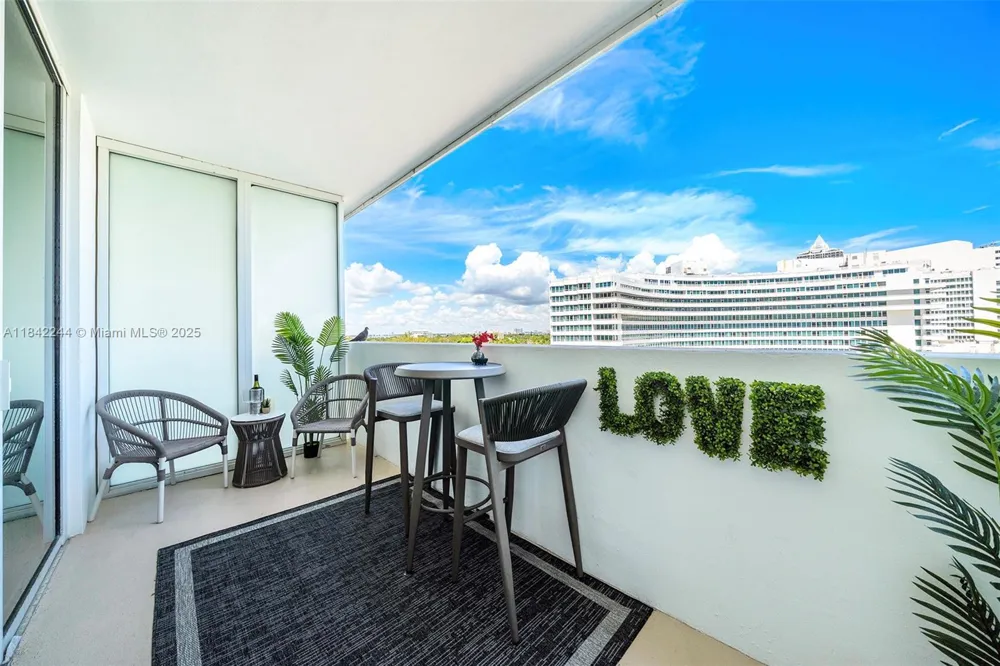 4391 Collins Ave #802 Miami Beach, FL 33140