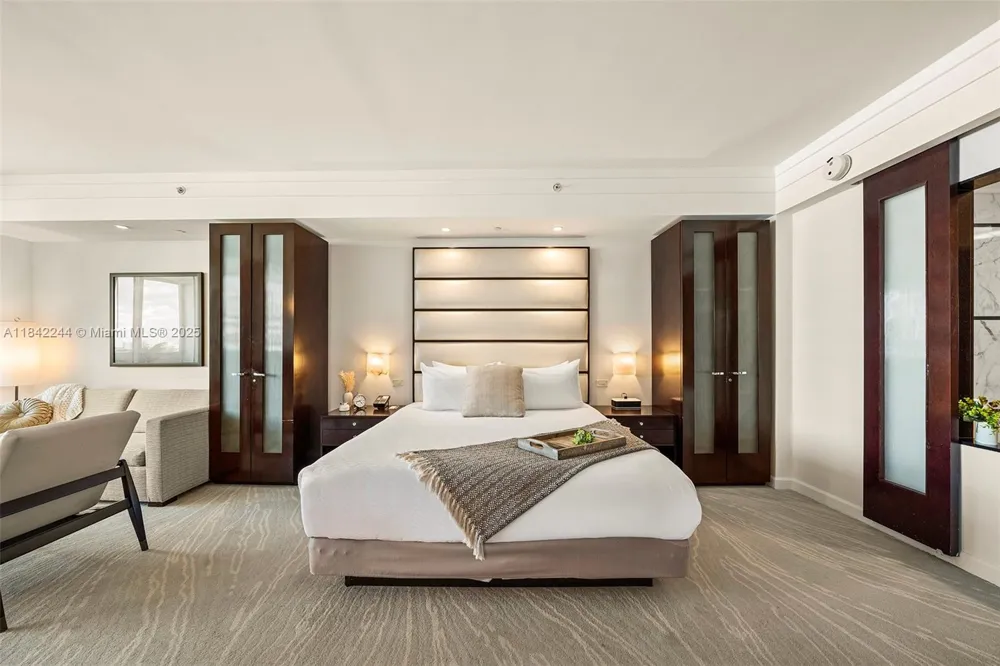 4391 Collins Ave #802 Miami Beach, FL 33140