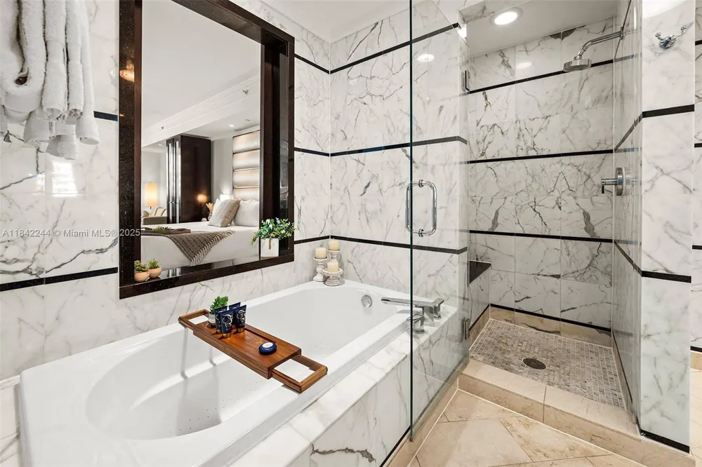 4391 Collins Ave #802 Miami Beach, FL 33140