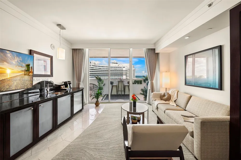 4391 Collins Ave #802 Miami Beach, FL 33140