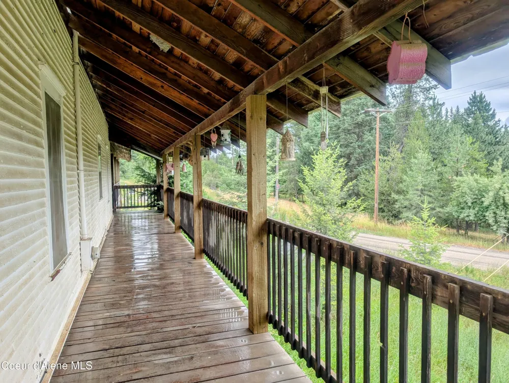 6702 Kelso Lake Road Athol, ID 83801