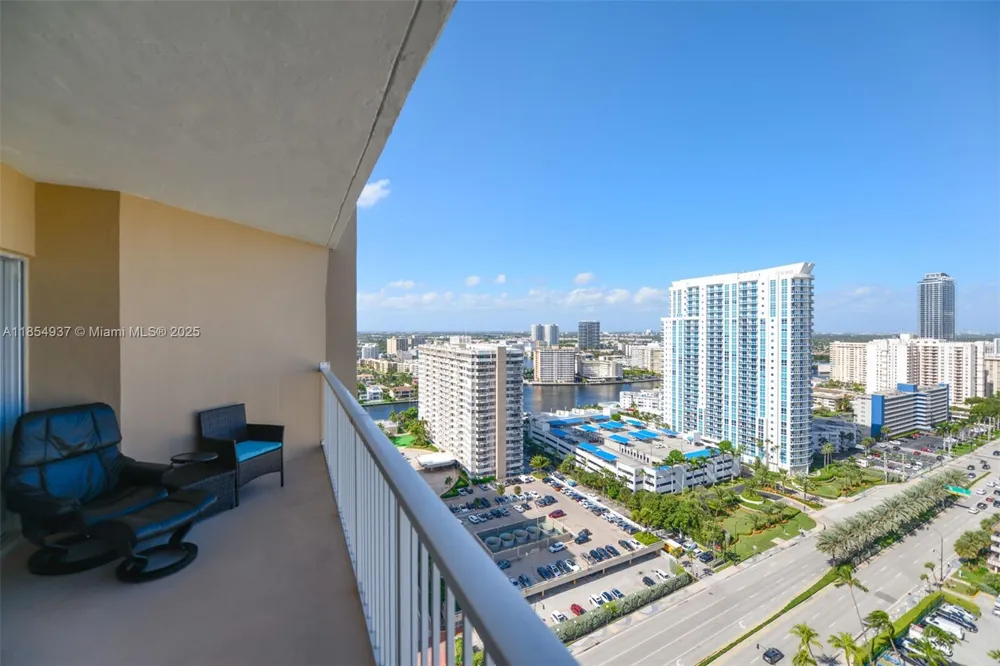 1980 S Ocean Dr #PHM Hallandale Beach, FL 33009