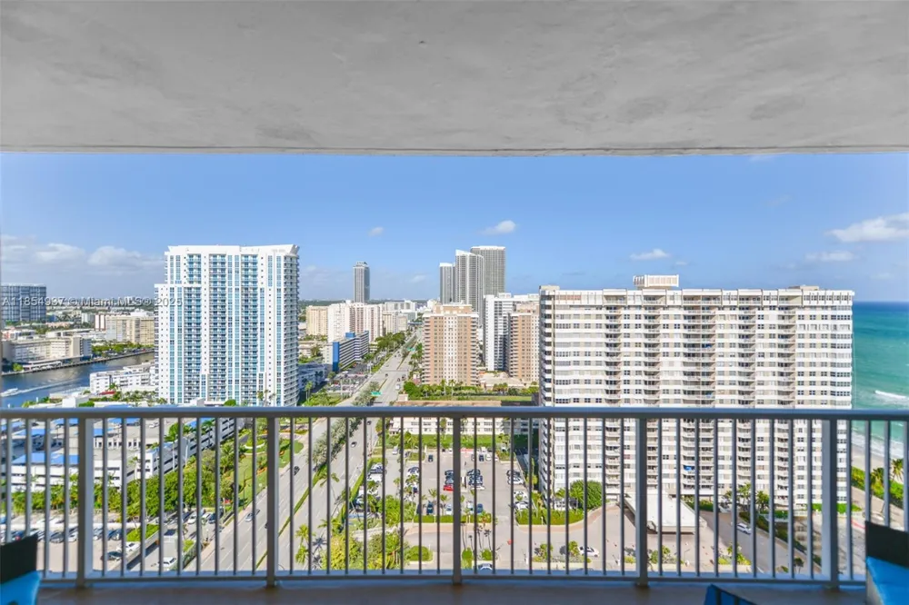 1980 S Ocean Dr #PHM Hallandale Beach, FL 33009