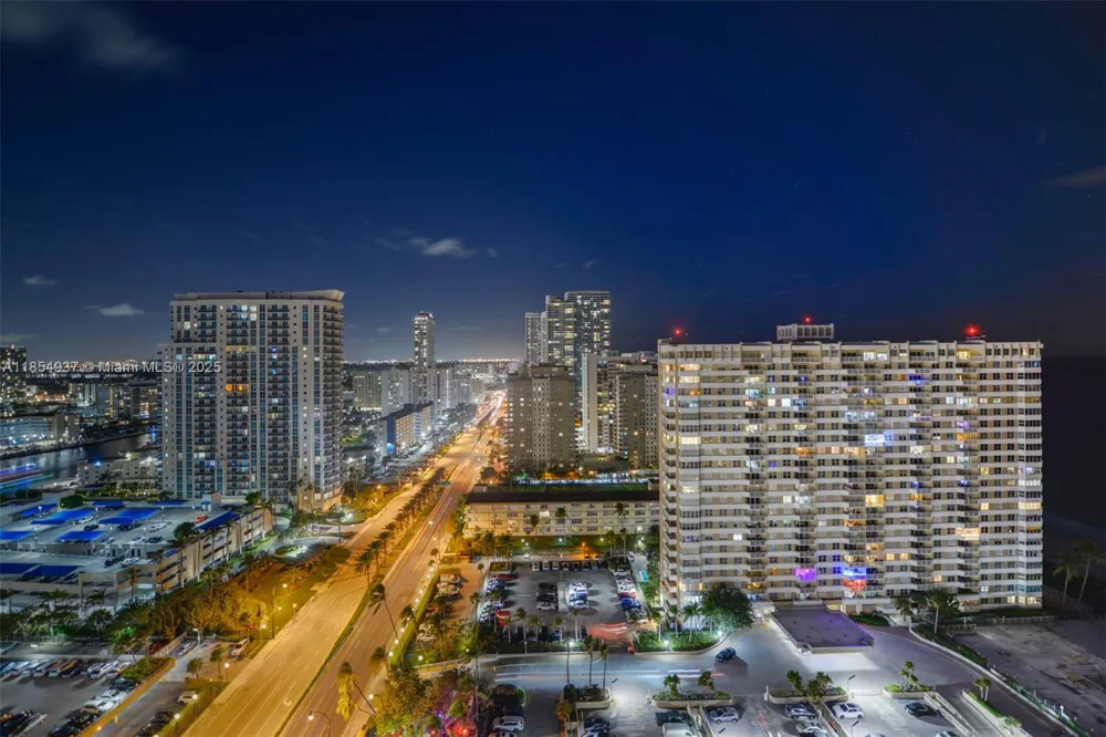 1980 S Ocean Dr #PHM Hallandale Beach, FL 33009